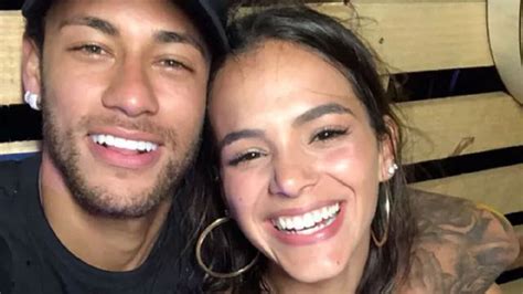 Ap S Neymar Jr Novo Romance Entre Bruna Marquezine E Famoso Apontado