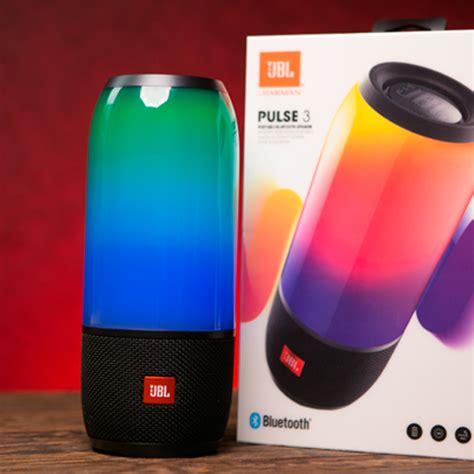 Портативная колонка JBL Pulse 3 с разноцветной подсветкой и с защитой ...