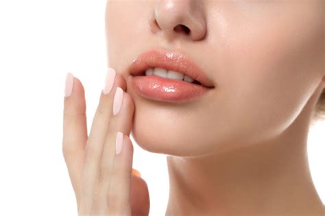 How To Keep Lips Soft And Moisturized