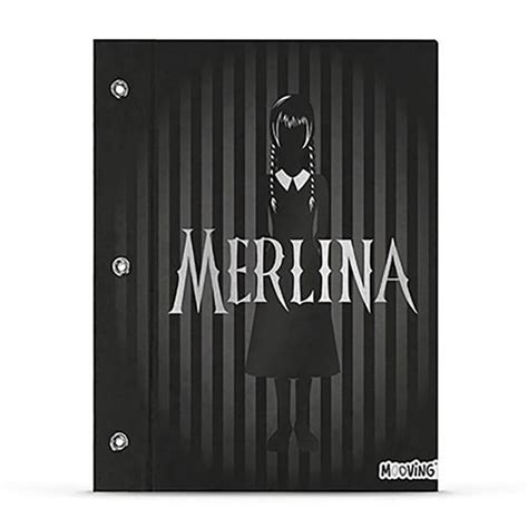 Carpeta Nº3 dos tapas Mooving Merlina Fondo Negro Batik Librería