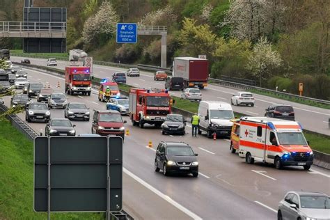 Zwei Unf Lle Auf A Bei Sinsheim Stau Chaos In Beide Richtungen