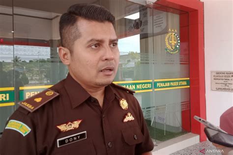 KPK Kembalikan Barang Bukti Kasus Suap Abdul Gafur Mas Ud Yang Disita