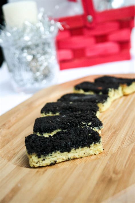 Oreo Eggnog Cheesecake Bites - Food & Whine