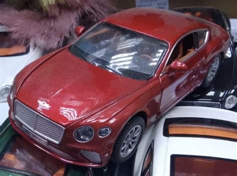 Коллекционная машинка игрушка металлическая Bentley HCL багажником ...