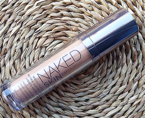 BASE DE MAQUILLAJE NAKED SKIN URBAN DECAY Belleza Bajo Lupa