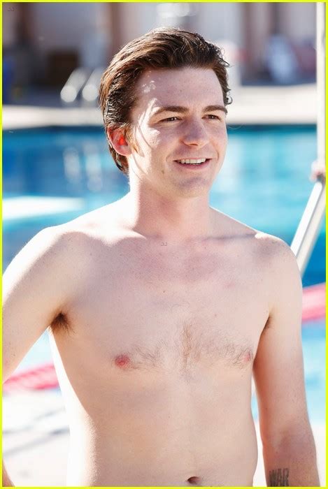 Drake Bell Shirtless For Splash Diving Practice Photo