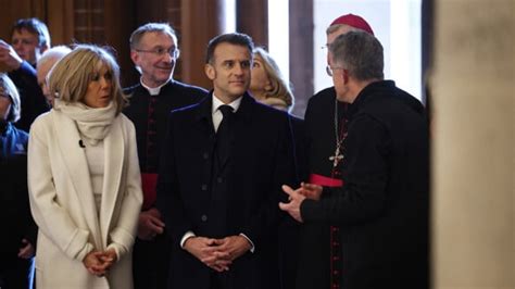 Brigitte Macron Brave Le Froid Avec Style Notre Dame De Paris La