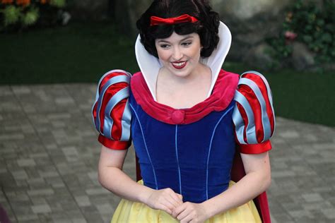 disney princess storytelling  snow white   janu flickr