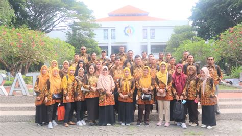 Benchmarking Ft Unnes Ke Ft Its Dalam Rangka Akreditasi Internasional