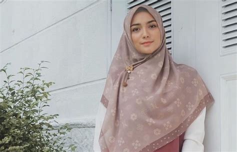 Citra Kirana Model Pakaian Selebriti Gaya Hijab