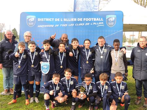 Les U13 champions départementaux de la Coupe Pitch Montluçon Football