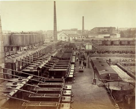 Vue De Lancienne Usine Des Goudrons De La Villette Située à Proximité