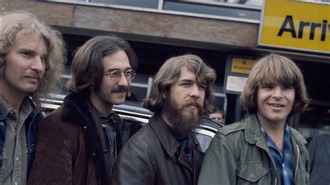 The Tragic Death Of Creedence Clearwater Revival's Tom Fogerty