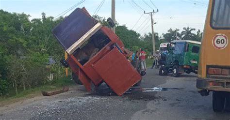 Veh Culo Para El Transporte De Pasajeros Sufre Accidente En Santiago De