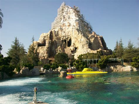 Matterhorn at Disneyland | Disneyland, Favorite places, Matterhorn