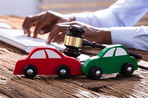 Guide To Finding The Best Car Accident Lawyer For Your Case By Nuri Nath Aug 2023 Medium