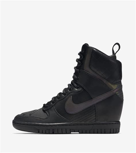 Women's Nike Dunk Sky Hi 2.0 Sneakerboot 'Triple Black'. Nike SNKRS