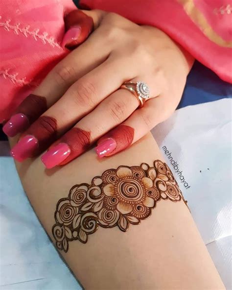 Mehndi Designs nel 2024 Hennè Tatuaggi