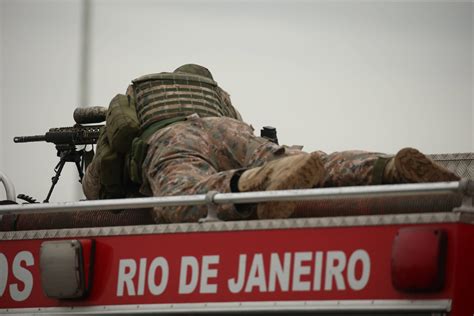 Chega Ao Fim Sequestro Na Ponte Rio Niter I Bandido Leva Tiro E Morre