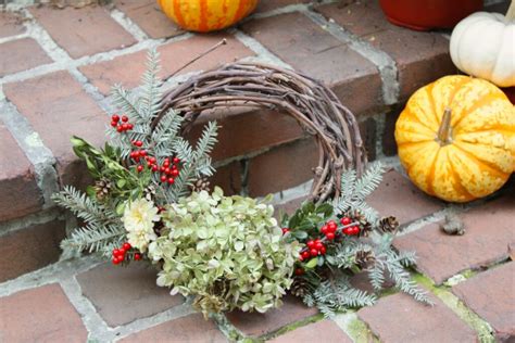 How To Make A Diy Natural Fall Wreath Brick House On Green