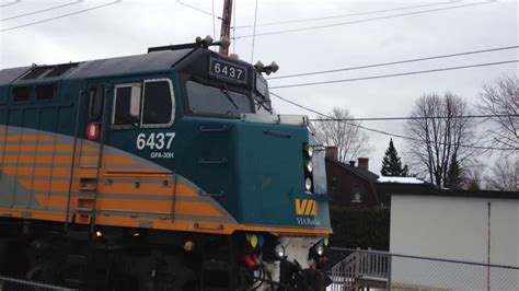 EMD F40PH Via Rail Canada 6437 Halifax At Saint Lambert,Qc - YouTube