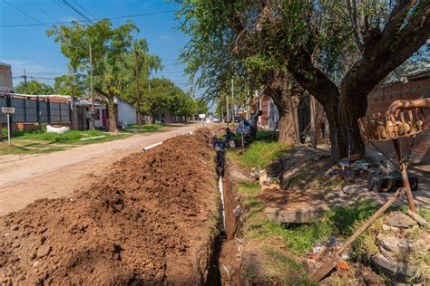 Avanza El Tendido De La Red Domiciliaria De Cloacas En Los Barrios La