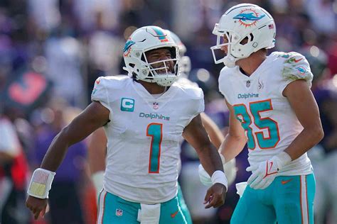 Dolphins 42 38 Ravens Tua Tagovailoa Embodies Dan Marino To Lead Dolphins Miraculous Comeback