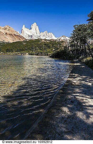 Lago Capri Capri Lake With Mount Fitz Roy Aka Cerro Chalten Behind