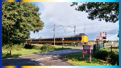 Spoorwegovergang Beilen Klatering Dutch Railroad Crossing Youtube