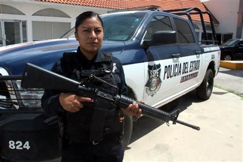 Ella es Liliana policía estatal rarámuri