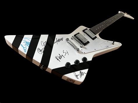 THE SCORPIONS MATTHIAS JABS GIBSON EXPLORER GUITAR SIGNED