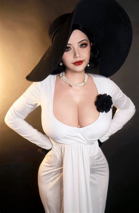 Hana Bunny As Lady Dimitrescu R Cosplaygirls