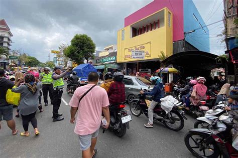 Personel Polres Wonosobo Lakukan Pengamanan Sore Halo Semarang