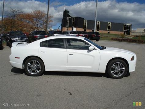 Expresslite: 2013 Dodge Charger SXT Plus AWD (Review)