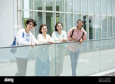 Japanese university students at the campus Stock Photo - Alamy