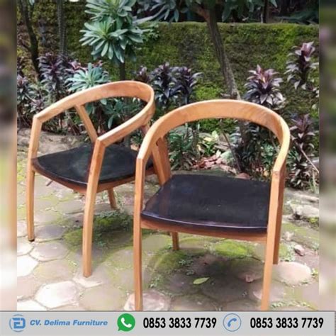 Kursi Cafe Dudukan Hitam Harga Murah Furniture Meja Cafe Minimalis