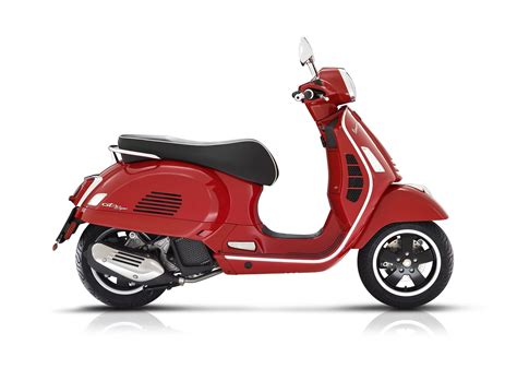 Motorrad Vergleich Vespa Gts Ie Super Vs Peugeot Django