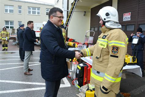 Przekazanie sprzętu i wyposażenia dla Ochotniczych Straży Pożarnych w