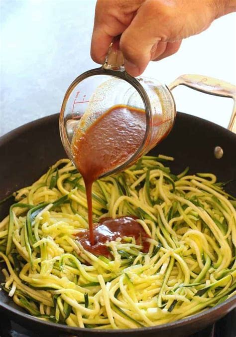 Asian Zucchini Noodles Recipe How To Make Zoodles Mantitlement