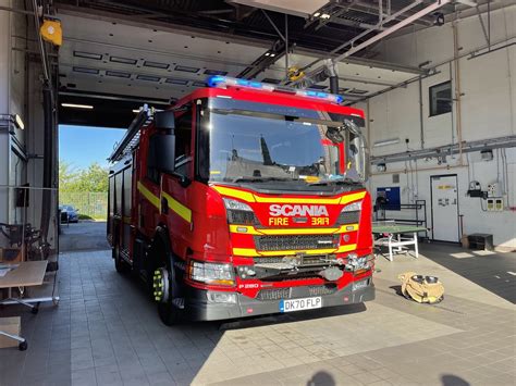 DK70FLP Scania P280 Based At Kensington Fire Station Liver Flickr