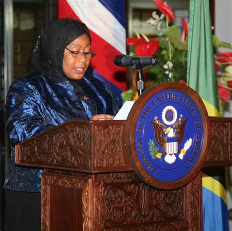 Tanzanie La présidente tanzanienne Samia Suluhu Hassan a présenté un