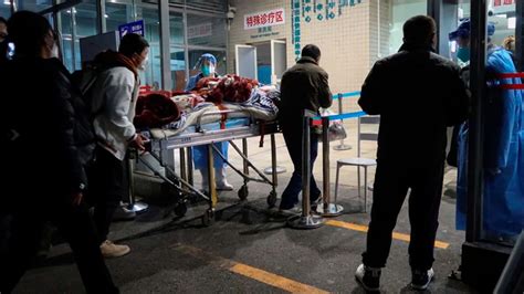 Hospitales Y Crematorios Colapsados En China Por El Rebrote De COVID