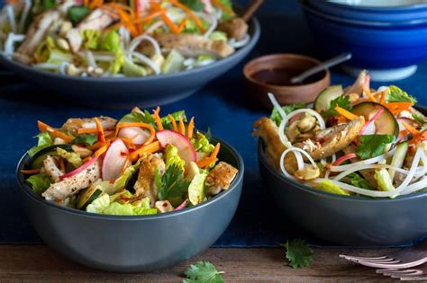 Vietnamese Chicken Salad Bowls With Pickled Vegetables And Nuoc Cham Sunbasket