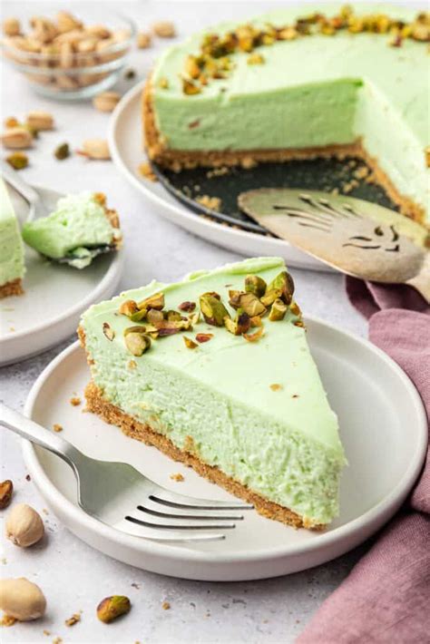 Easy No Bake Pistachio Cheesecake Recipe