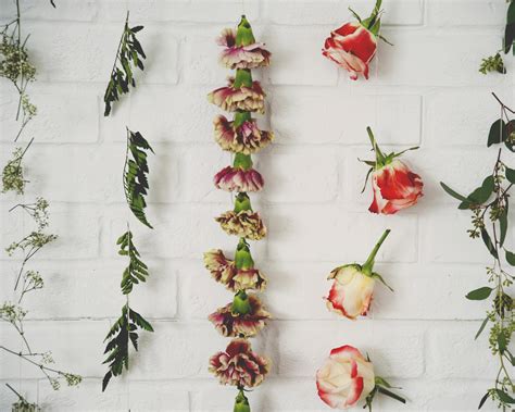 Diy Flower Garland Wall Hanging The Kitchy Kitchen