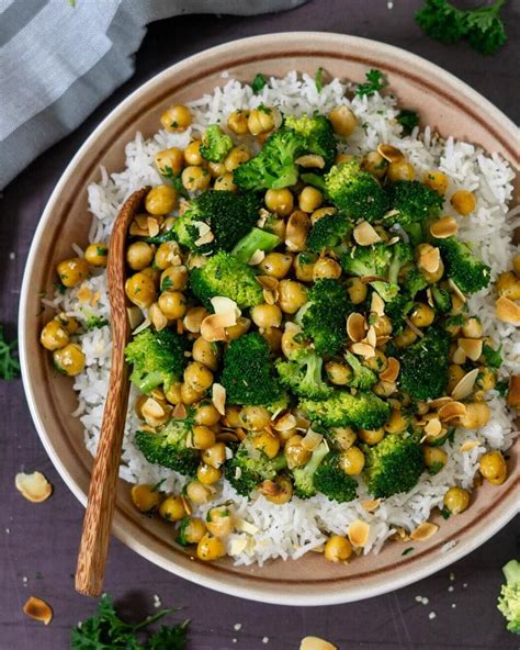 Conny 🌱 Simple Vegan Food On Instagram “crispy Chickpeas And Broccoli 🥦 Fried In Coconu