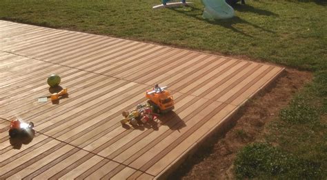 Terrasse En Caillebotis Sur Pelouse Mailleraye Fr Jardin