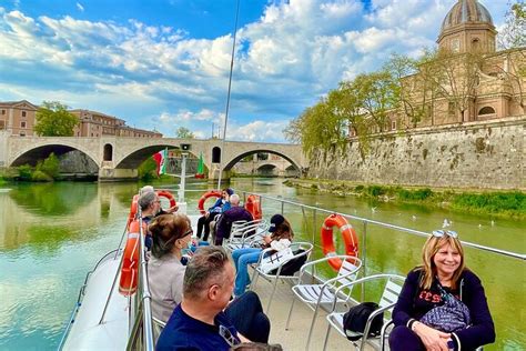 Rome Exclusive Boats Cruises On The Tiber In Rome Rome River Tiber