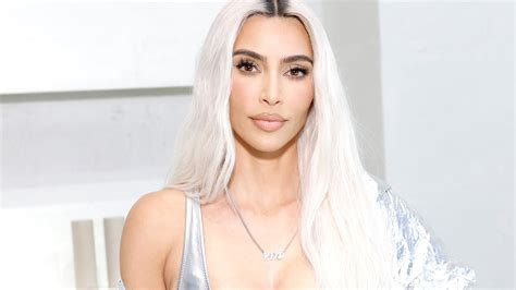 Kim Kardashian Posts Backwards Bikini Selfie On Instagram Glamour