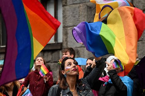 Miles De Activistas Lgtbq Desaf An La Prohibici N Y Se Manifiestan En